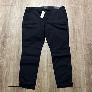 American Eagle Outfitters Women’s Navy checked print Chinos NWT Size 12